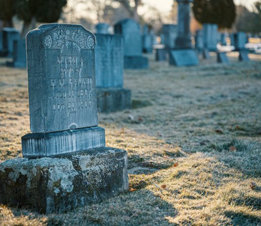 מצבות אומנותיות