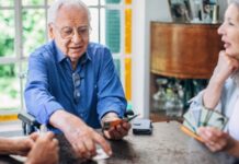 מטפלת לקשישים